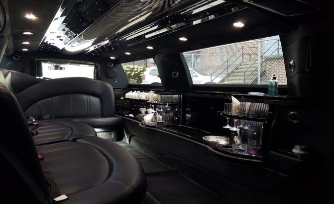 Lincoln MKT Stretch Limo 3